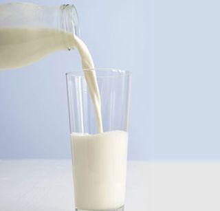 New rates will be effective from January 11 | राज्यभरात दूध महागले, 11 जानेवारीपासून नवे दर लागू