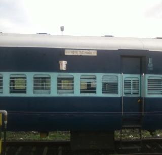 Dadar-Sainagar Shirdi eight special trains | दादर-साईनगर शिर्डी आठ विशेष ट्रेन