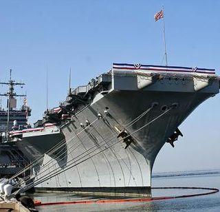 USS Enterprise Warcraft Service offered to America by Pak in Indo-Pak War | भारत-पाक युद्धात अमेरिकेनं पाकला देऊ केलेली यूएसएस इंटरप्राइज युद्धनौका सेवामुक्त