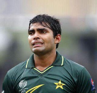 Pakistani cricketer Umar Akmal's Lajirwana Vikram | पाकिस्तानी क्रिकेटपटू उमर अकमलचा लाजिरवाणा विक्रम