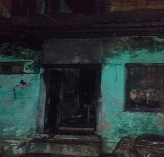 Five people die in a fire in Dhule house | धुळ्यात घराला आग लागून 5 जणांचा मृत्यू