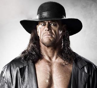 WWE Superstar "Undertaker" took retirement after retirement | पराभवानंतर WWE सुपरस्टार "अंडरटेकर"ने घेतली निवृत्ती