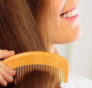 Use a wooden comb, fix the hair problem | लाकडी कंगवा वापरा, केसांची समस्या सोडवा