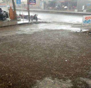 VIDEO: Incessant rain with hailstorm in Nashik, huge loss of farmers | VIDEO : नाशिकमध्ये गारपिटीसह अवकाळी पाऊस, शेतक-यांचं प्रचंड नुकसान