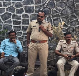 Rural Police Complaint For Drug Abuse | दारूमुक्तीसाठी ग्रामीण पोलिसांची धडपड