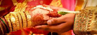 Marriage was celebrated in Barshi; | बार्शीत पार पडला चक्क स्मशनभूमीत विवाह सोहळा
