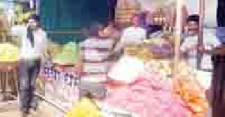 Waddat food and store shop decorated | वडसात मेवा व सेवयांचे दुकान सजले