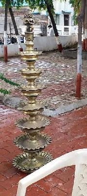 The arrest of Deepa Chopra: The temple of Ayyappa | दीपस्तंभ चोरट्यांना अटक : अय्यपा मंदिर