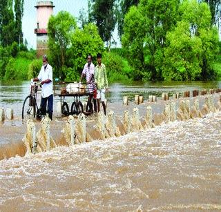 Uttar Ratnagiri rained off the rain | उत्तर रत्नागिरीला पावसाने झोडपले