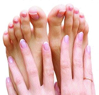 Take care of the palms of the feet | पायाच्या तळव्यांची अशी घ्या काळजी