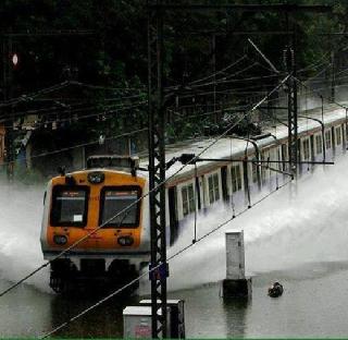 Mumbai collapsed, Central Railway collapsed | मुंबईत कोसळधार, मध्य रेल्वे कोलमडली