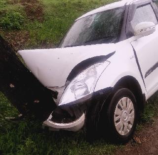 Accident, two deaths due to collapsing on a car tree | कार झाडावर आदळल्याने अपघात, दोन जणांचा मृत्यू