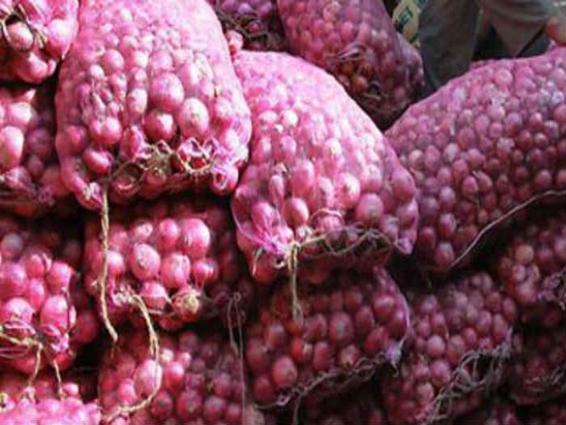 Replace the onion with cabbage filling | कांद्याची जागा कोबी काढतोय भरून