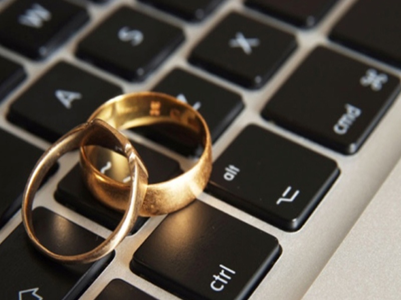 Beware ... online wedding match! | सावधान... ऑनलाईन लग्न जुळवताय !