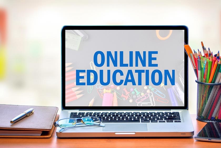 Difficulties in completing online courses for college students | महाविद्यालयीन विद्यार्थ्यांना ऑनलाईन अभ्यासक्रम पूर्ण करण्यात अडचणी