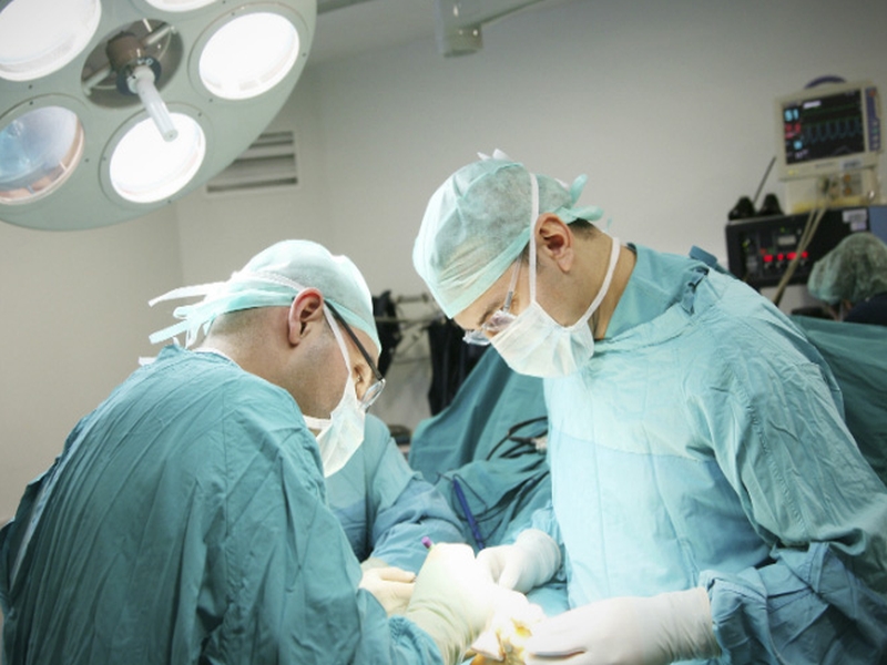 Kidney removed from the body of a 3-year-old patient in rare surgery | दुर्मीळ शस्त्रक्रियेत ४१ वर्षीय रुग्णाच्या शरीरातून काढली मूत्रपिंडे