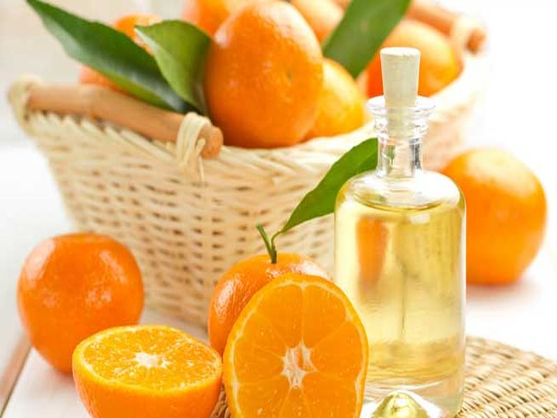skin benifits from Orange Peel | त्वचा उजळवण्यासाठी संत्र्याची सालीचा असा करा वापर!