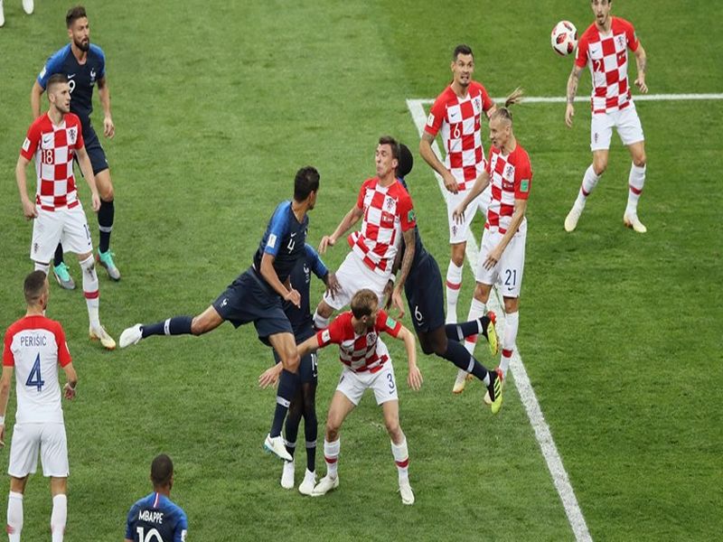 France vs Croatia, WC Final Live: Croatian suicide, two goal gifted to france | France vs Croatia, WC Final Live: चुकीला माफी नाही.... क्रोएशियाचा आत्मघात