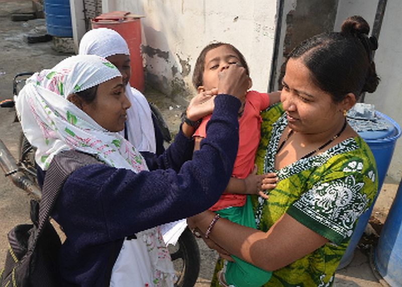 Polio in homeless children | वंचित बालकांना घरोघरी पोलिओ