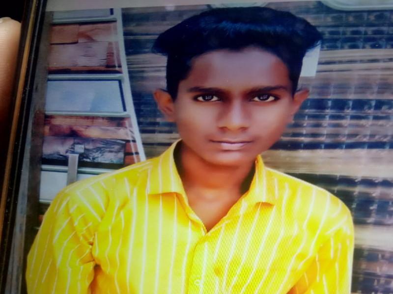 Tragic death of a schoolboy after a school bag got stuck in st in pimpale gurav | धक्कादायक! चालत्या एसटीच्या सांगाड्याला दप्तर अडकल्याने शाळकरी मुलाचा दुर्दैवी मृत्यू