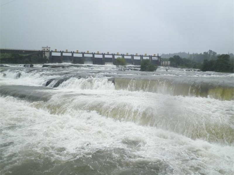 Pune residents will not face water scarcity throughout the year; All the three dams including Khadakwasla are 100 percent full | पुणेकरांना वर्षभर पाणीटंचाई भासणार नाही; खडकवासलासहीत तिन्ही धरणं भरली १०० टक्के