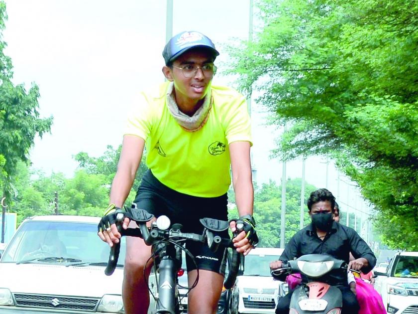 Prathamesh covered a distance of 501 km in 23 hours on bicycle | प्रथमेशने सायकलने कापले २३ तासात ५०१ किमीचे अंतर