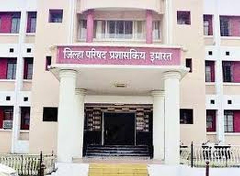 Zilla Parishad employees get the bill six months after medical treatment | जिल्हा परिषद कर्मचाऱ्यांना वैद्यकीय उपचारानंतर सहा महिन्याने मिळते बिल