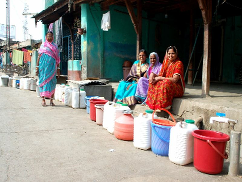 Watering, watering the elderly | पाण्यासाठी आबाल, वृद्धांची वणवण