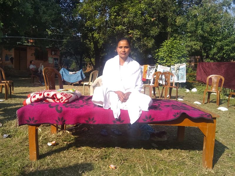 sadhvi padmavati sit on hunger strike for ganga protection in haridwar matri sadan | गंगेसाठी ३९ दिवसांपासून उपोषण करणाऱ्या भारतीय ‘ग्रेटा’कडे दुर्लक्ष!