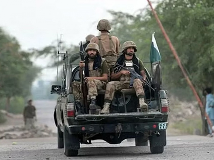 Pulwama-like attack on Pakistan Army; 9 soldiers killed, fed terrorists overturned | पाकिस्तानी सैन्यावर पुलवामा सारखा हल्ला; 9 सैनिक ठार, पोसलेले दहशतवादी उलटले