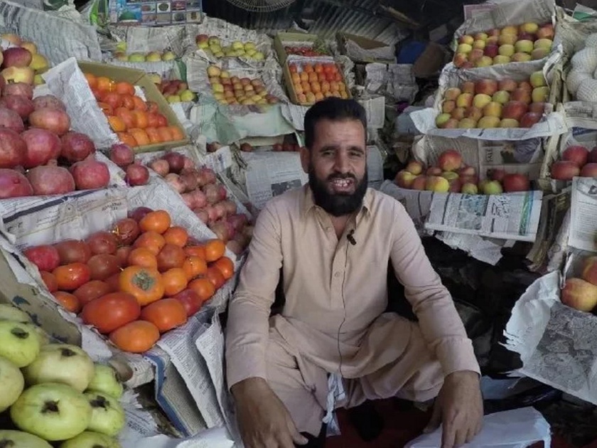 pakistan people troubled by inflation imran government has failed to stop | पाकमध्ये महागाईनं माजला हाहाकार, सफरचंद 400 रुपये, तर संत्रे 360 रुपये किलो