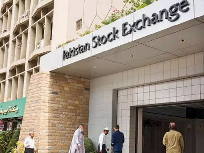 terror attack in Pakistan Stock Exchange building in Karachi 2 dead | पाकिस्तानातील शेअर बाजारावर मोठा दहशतवादी हल्ला; चकमक सुरू