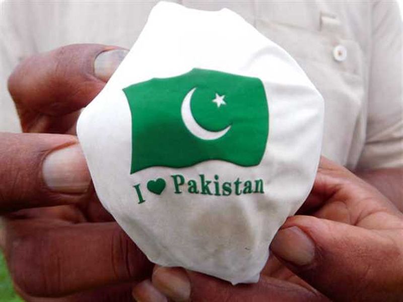 'I Love Pakistan' balloons in birthday party | वाढदिवसाच्या पार्टीत सापडले 'आय लव्ह पाकिस्तान' लिहिलेले फुगे, पोलिसांचा तपास सुरु