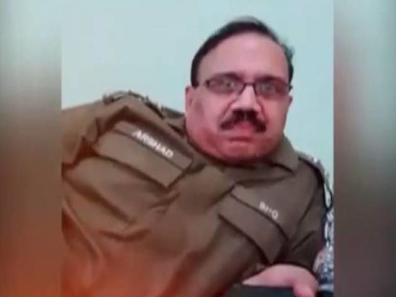 pakistani police officer suspended after saying actor anil kapoor dialouge | अनिल कपूरच्या डायलॉगमुळे गेली पाकिस्तानी पोलिसाची नोकरी