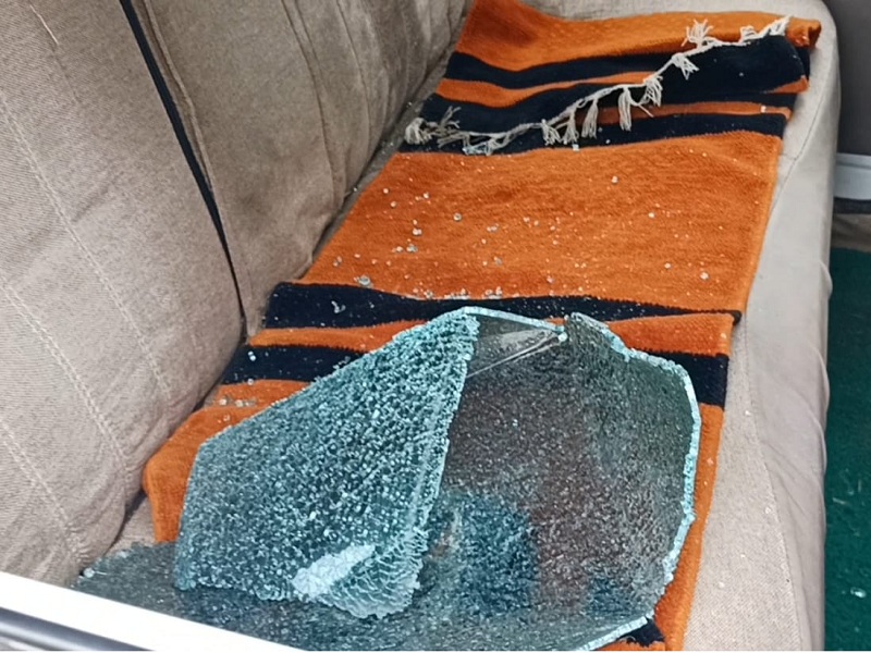 Three and a half lakh rupees was smashed by breaking the glass of a vertical jeep | मोंढ्यात उभ्या जीपच्या काचा फोडून साडेतीन लाख रूपये लंपास