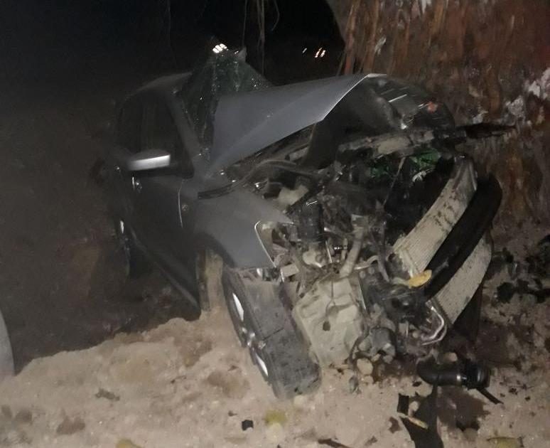 Major Accident in Palghar, car hit tree five people death | पालघरमध्ये भीषण अपघात, कार झाडावर आदळून पाच जणांचा जागीच मृत्यू