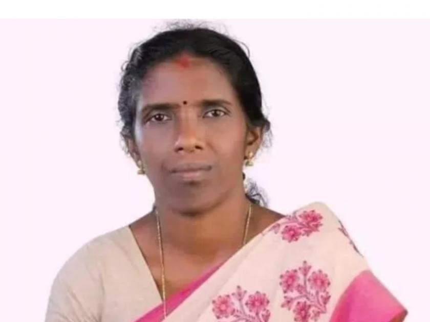 office sweeper lady gets the chair of panchayat head in kollam | अभिमानास्पद! कार्यालयातील सफाई कर्मचारी महिला झाली ग्रामपंचायतीची अध्यक्षा