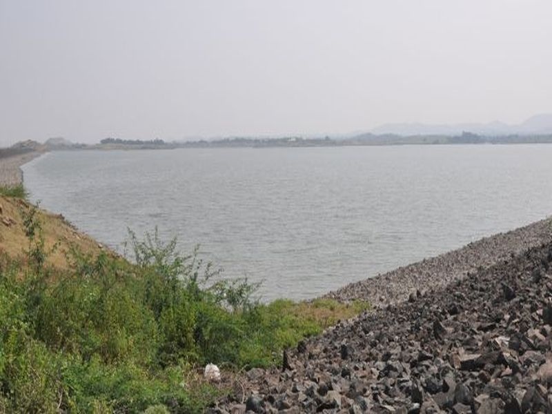 The ground water level of Nandurbar district is 1.5 meters | नंदुरबार जिल्ह्याची भूजल पातळी दीड मीटर खोलात