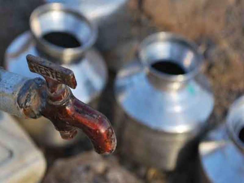 There is no running water for washing Dussehra; Disruption of water supply in border areas | दसरा काढला धुवायला अन् पाणी नाही नळाला; हद्दवाढ भागातील पाणीपुरवठ्यात व्यत्यय