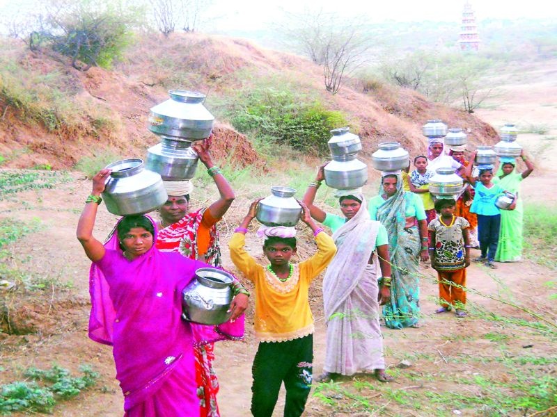 After the city of Bhusawal, water scarcity crisis in rural areas too | भुसावळ शहरा पाठोपाठ ग्रामीण भागातही पाणीटंचाईचे संकट
