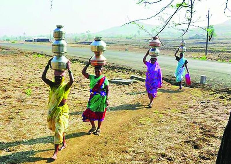 Water supply to 9 villages in Buldana taluka by tanker | बुलडाणा तालुक्यात ९ गावांना टँकरद्वारे पाणी पुरवठा