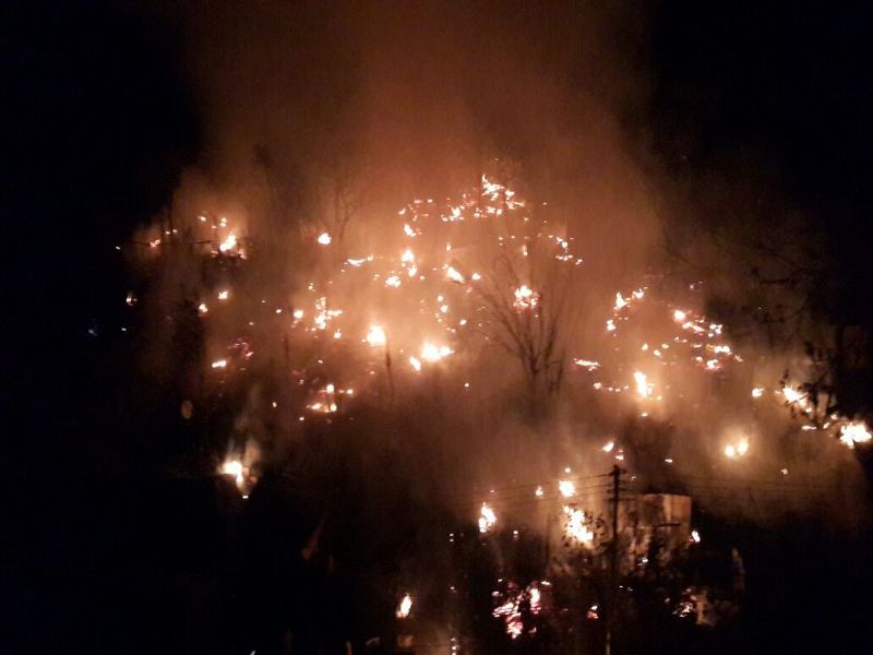 A fire in a slum in Takka village of Panvel | पनवेलमधील तक्का गावातील झोपडपट्टीला आग