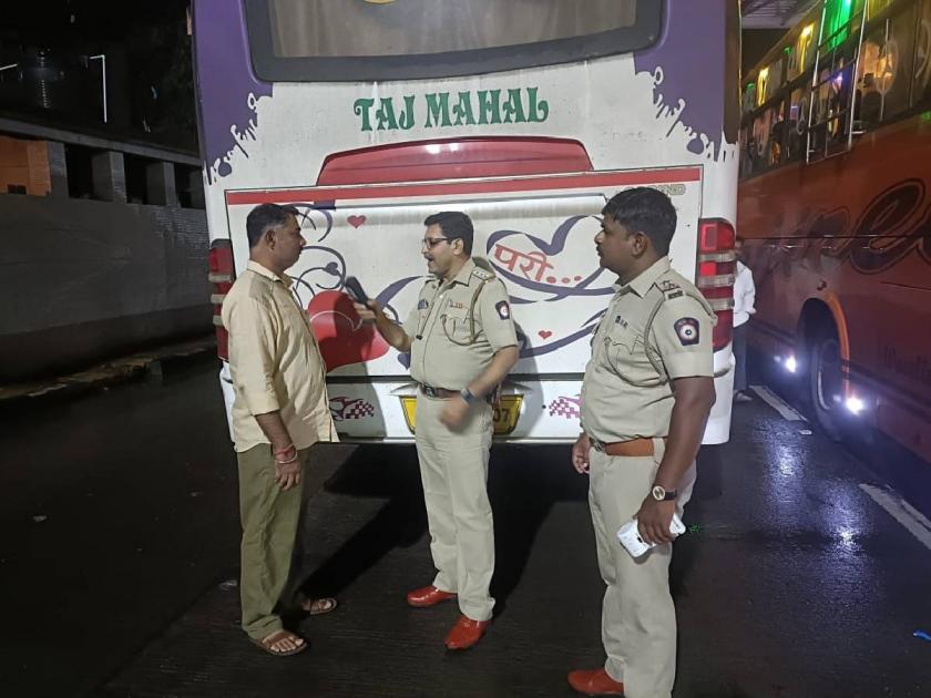 Inspection of private buses at Kharghar, Kamothe toll booth | खारघर, कामोठे टोल नाक्यावर खाजगी बसची तपासणी