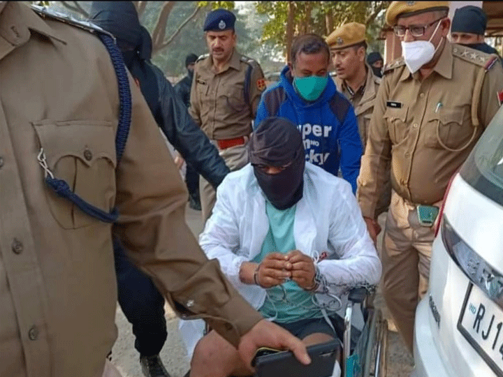Papala Gurjar, the most wanted goon in three states, was arrested in Kolhapur | तीन राज्यात मोस्ट वॉंटेड गुंड पपला गुर्जरला कोल्हापूरात अटक