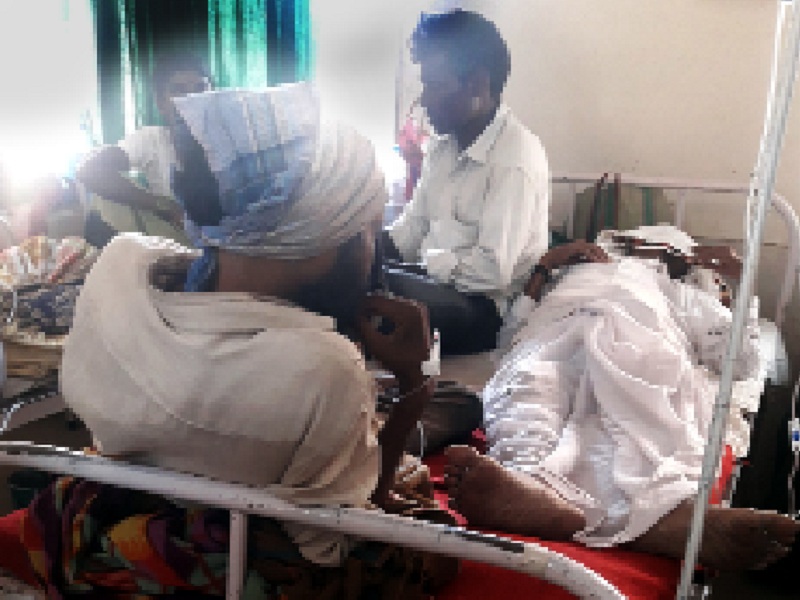 45 patients on 19 beds; Status of Parbhani District General Hospital | १९ खाटांवर ४५ रुग्ण; परभणीच्या जिल्हा सामान्य रुग्णालयातील स्थिती 