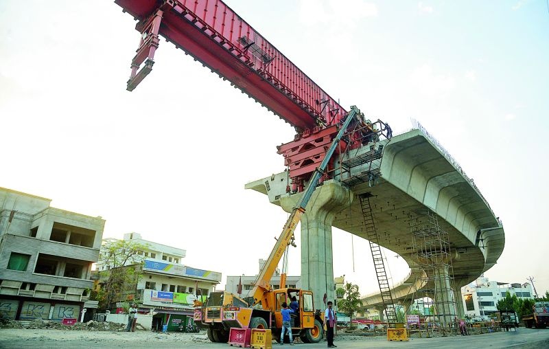 Corruption in construction of Pardi flyover for Metro | मेट्रोसाठी पारडी उड्डाणपुलाच्या बांधकामात भ्रष्टाचार