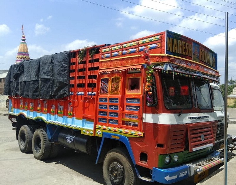 in parali, truck owner turns accused | परळीत ट्रक चोरीची फिर्याद देणाराच निघाला आरोपी