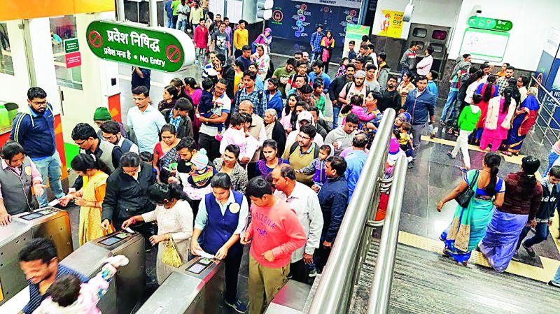 Metro passenger increase by 11 percent |  नागपुरात  मेट्रोच्या प्रवासी संख्येत ११ टक्के वाढ : १८,०७७ नागरिकांनी केला प्रवास