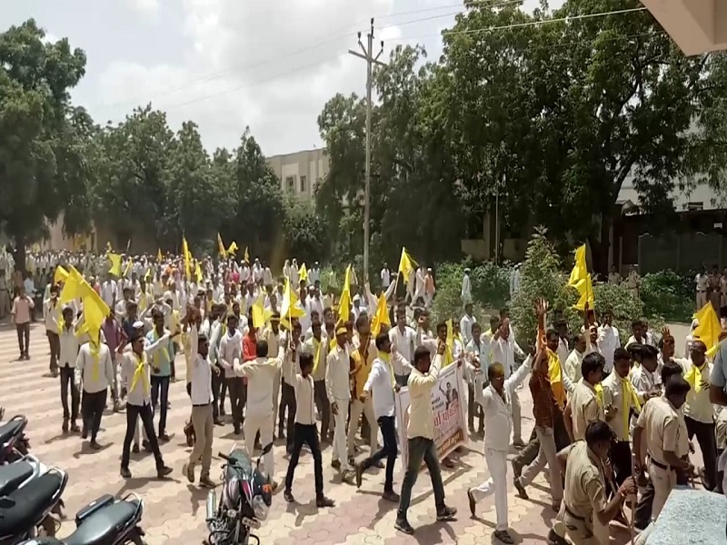Movement for Pathardi Dhanagara reservation | पाथर्डीत धनगर आरक्षणासाठी आंदोलन