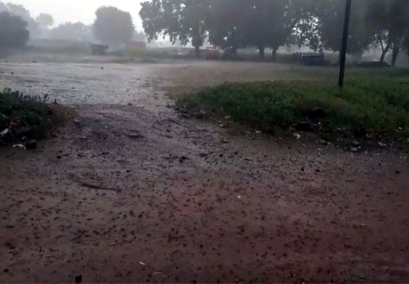 First artificial rain experiment successful; East of Pathardi, the southern region received heavy rainfall | कृत्रिम पावसाचा पहिला प्रयोग यशस्वी; पाथर्डीच्या पूर्व, दक्षिण भागात पडला दमदार पाऊस